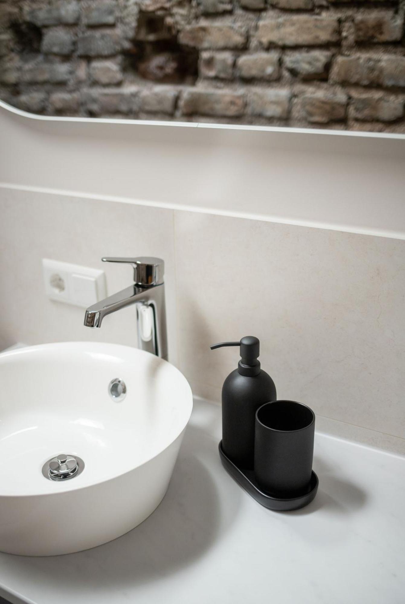 #Stayhere - Brand New Authentic Pilies Studios - Heart Of Old Town Wilno Pokój zdjęcie